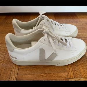 VEJA CAMPO LEATHER WHITE NATURAL SUEDE W8